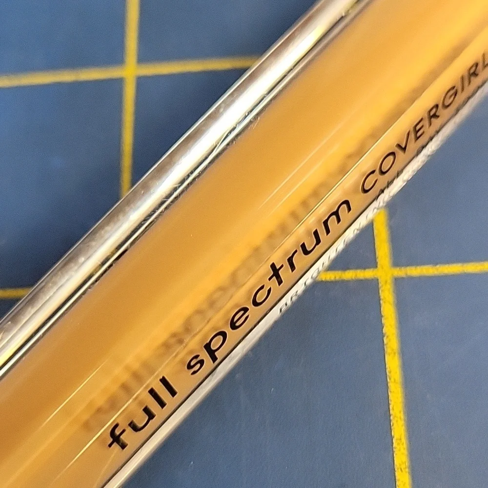 Covergirl Full Spectrum Brightening Concealer All Day Idol 3.8ml New